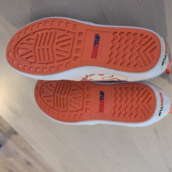 Salmon sisters Xtratuff deck shoes - Picture 3 of 3